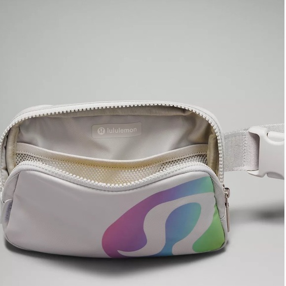 ๐ Last One ๐ NWT Lululemon Belt Bag - Picture 8 of 10